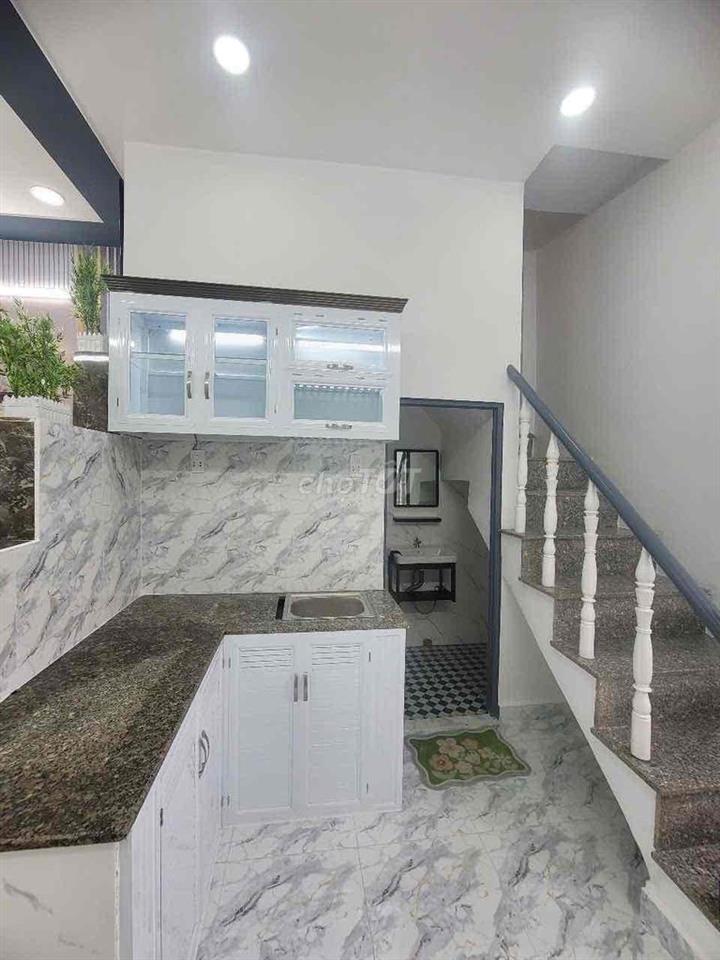 Bán nhà thoáng mát sạch sẽ hẻm 2 xe hơi tránh nhau thoải mái