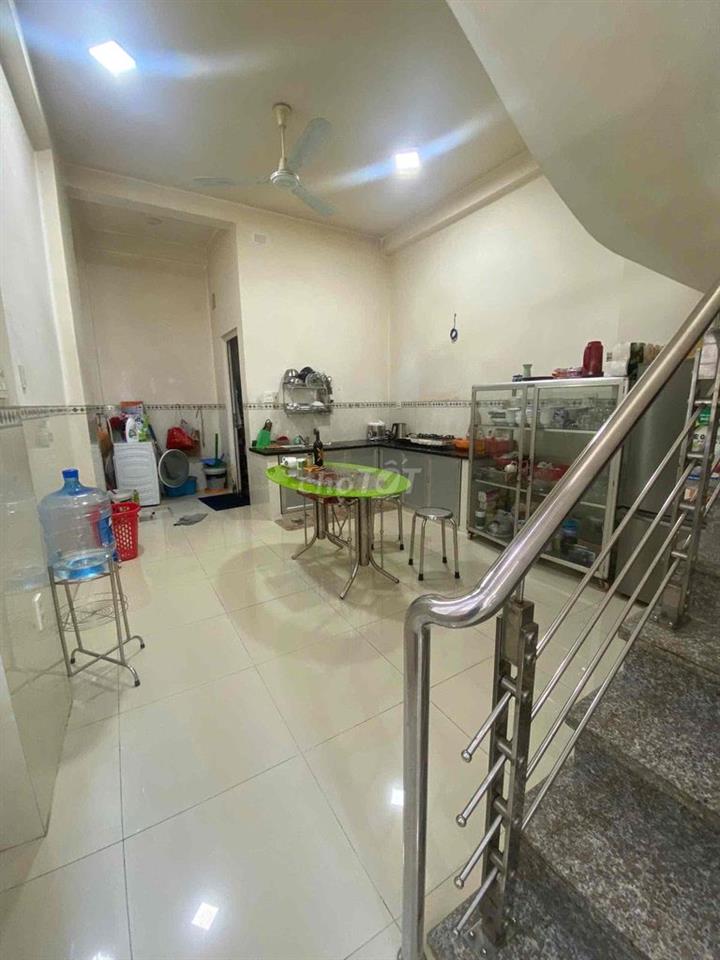 Cho thuê mặt bằng tầng trệt kinh doanh 100m² mặt tiền Đặng Văn Lãnh, P