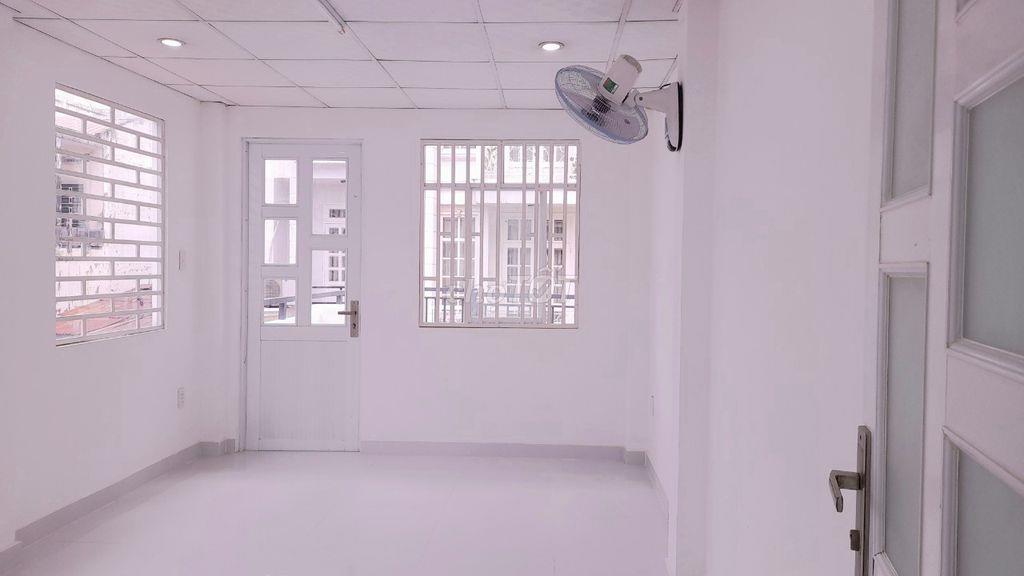Chính chủ bán nhà khu biệt thự, hẻm xe tải, 141/ Bàn Cờ, P3, Q3, HCM