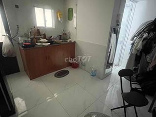 tiền bạn nữ ở ghép q12