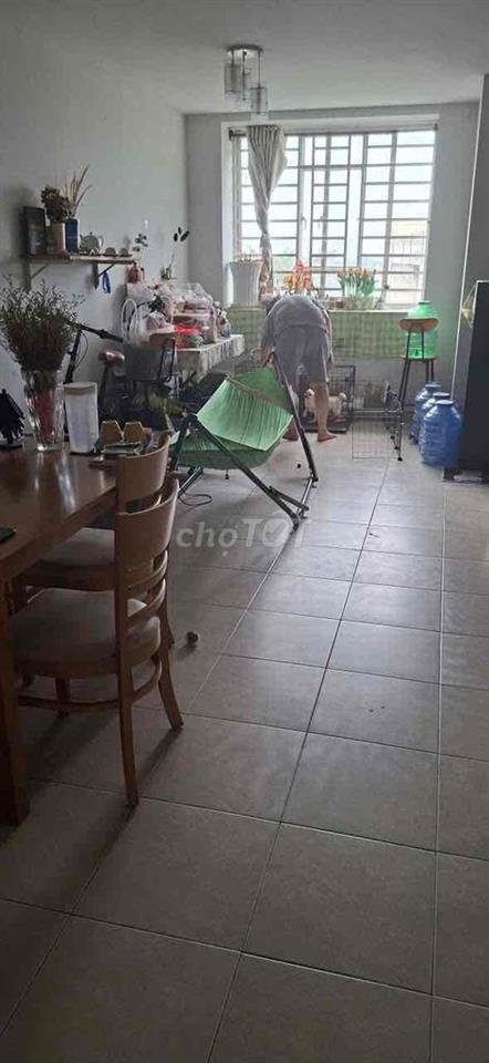 cần bán gấp căn hộ chung cư Phú Lợi D2