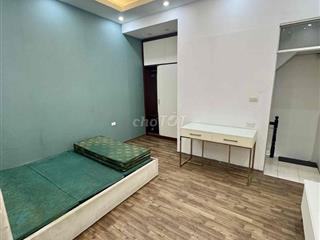 Cho thuê nhà nguyên căn phố Đội Cấn, chính chủ