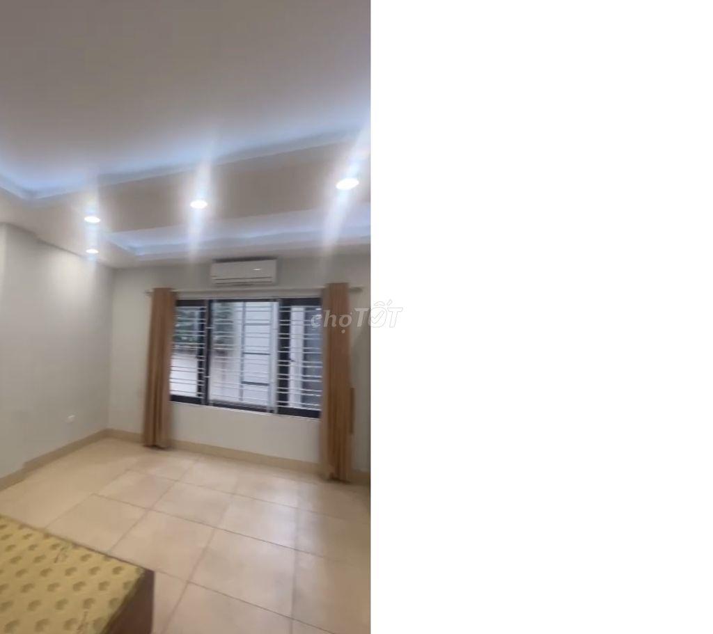 Nhượng phòng 3 ngủ 1 khách ngõ 523 minh khai