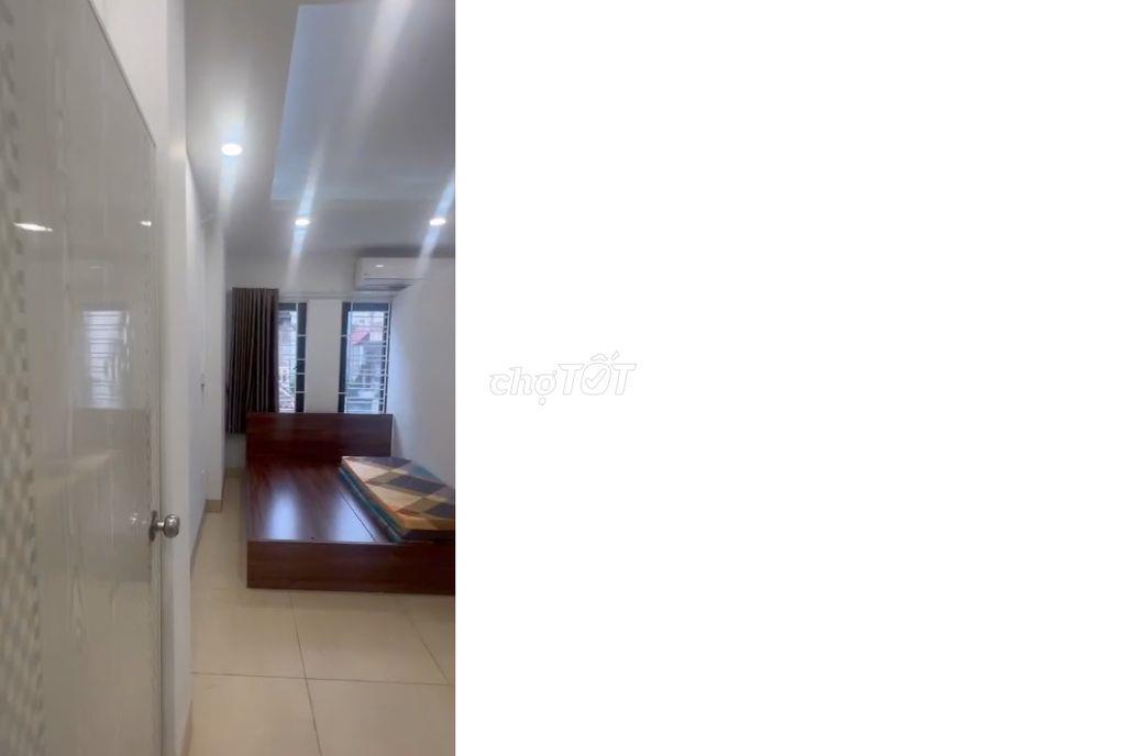 Nhượng phòng 3 ngủ 1 khách ngõ 523 minh khai