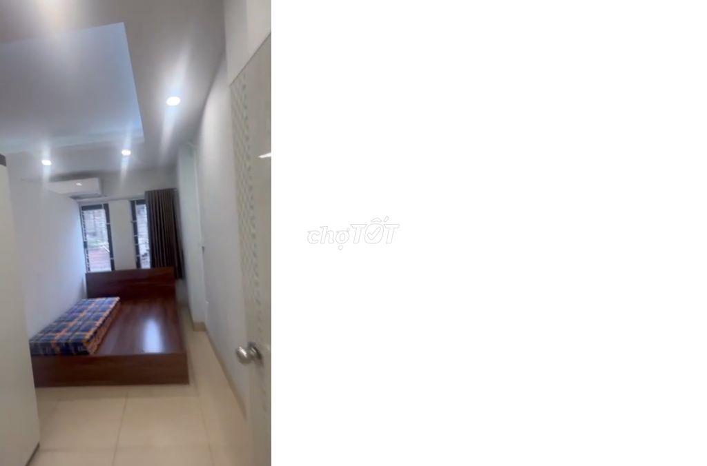 Nhượng phòng 3 ngủ 1 khách ngõ 523 minh khai