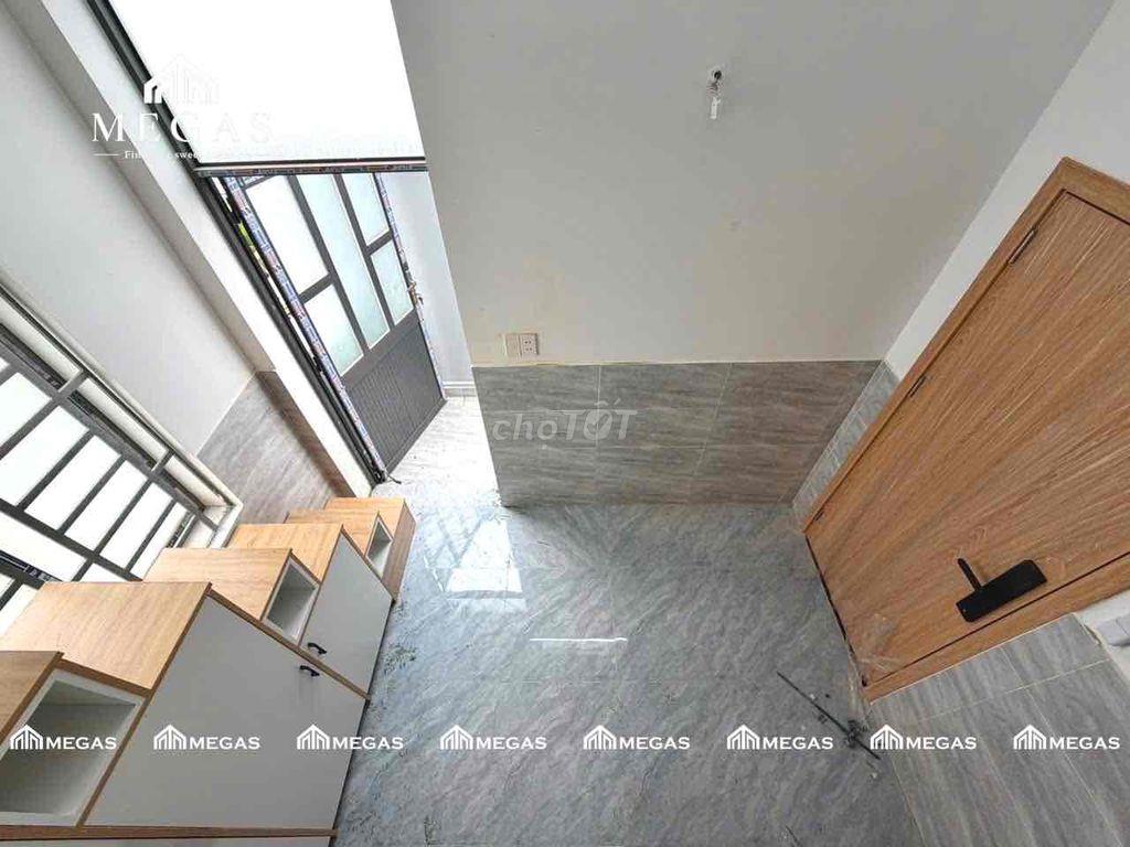CHO THUÊ PHÒNG DUPLEX BAN CÔNG ĐI BỘ QUA IUH CHỈ 2 PHÚT PHÒNG MỚI 100%