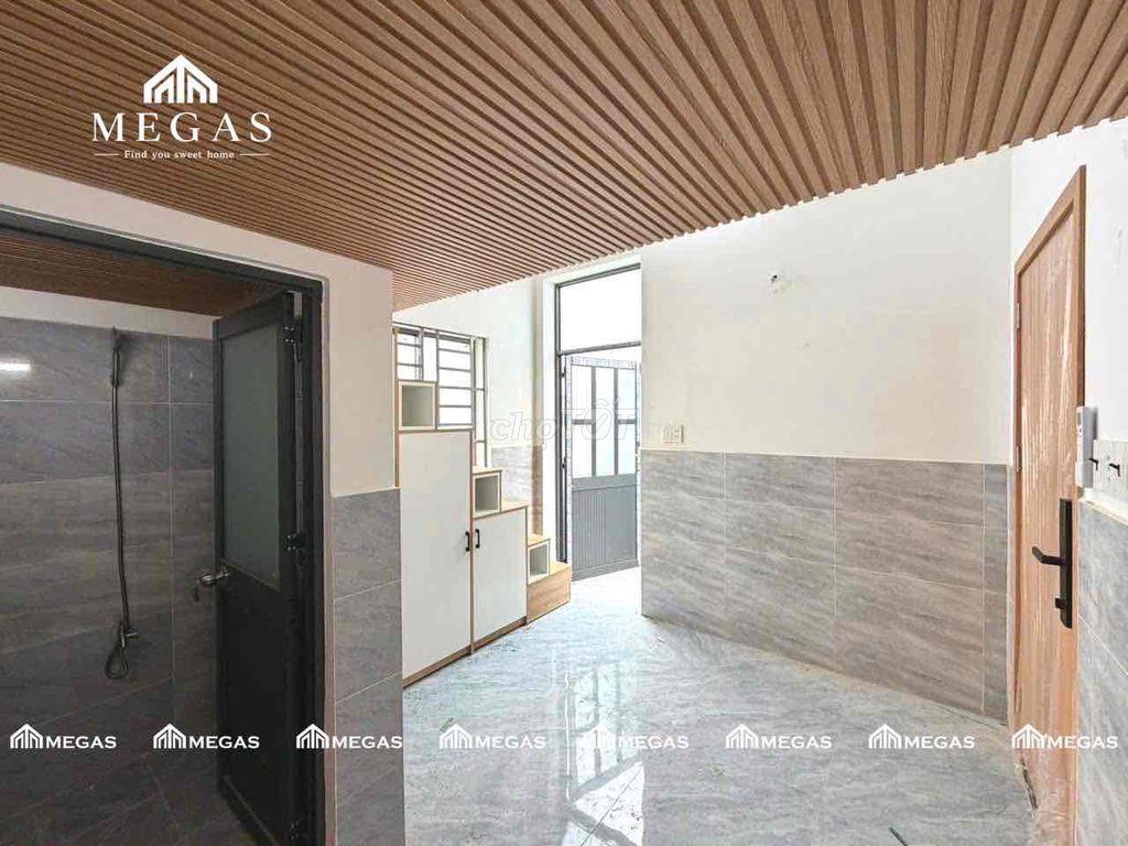CHO THUÊ PHÒNG DUPLEX BAN CÔNG ĐI BỘ QUA IUH CHỈ 2 PHÚT PHÒNG MỚI 100%