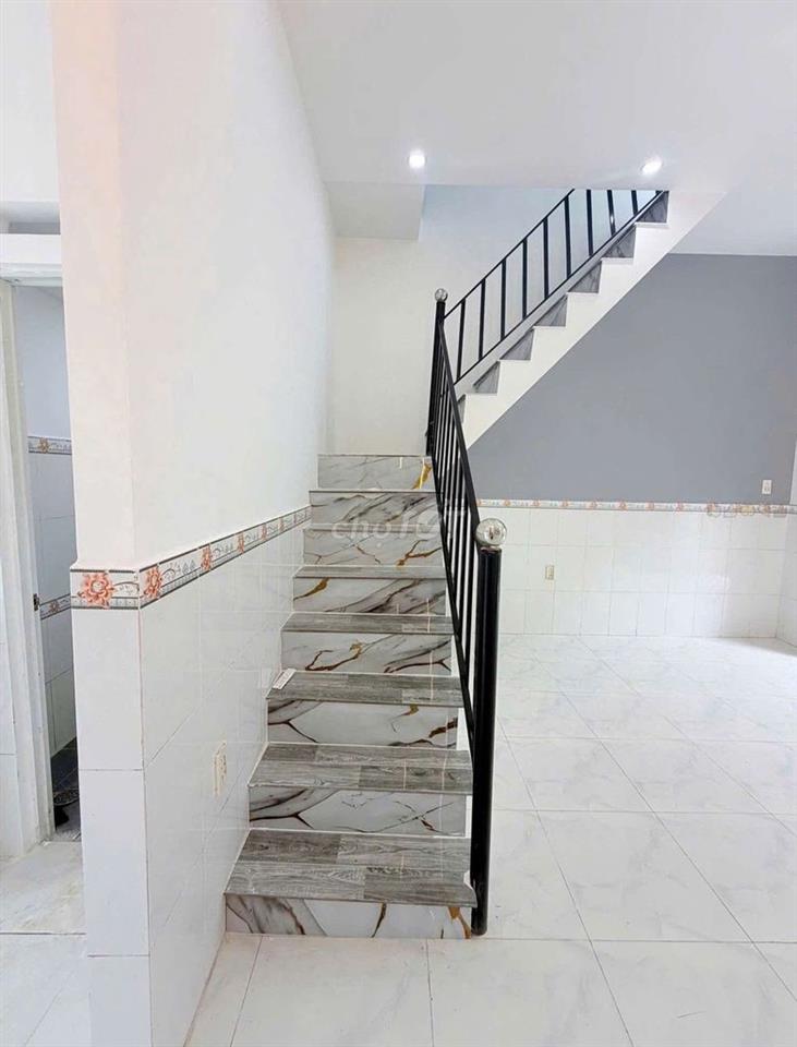 chính chủ bán lỗ nhà Hóc Môn 400tr, có sổ hồng riêng, gần Bà Điểm