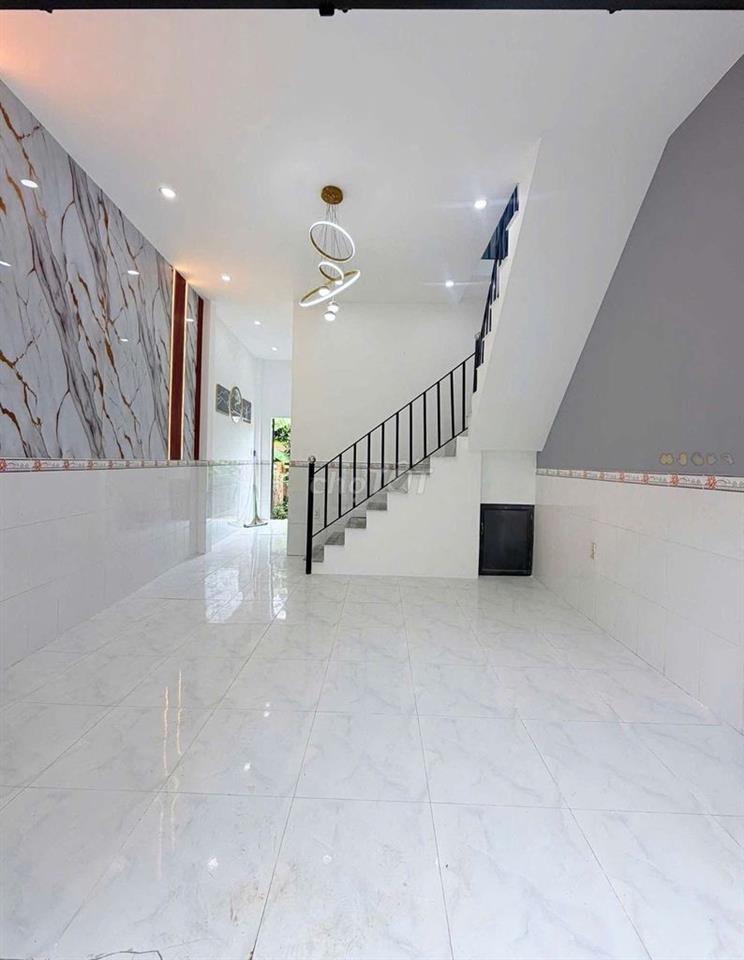 chính chủ bán lỗ nhà Hóc Môn 400tr, có sổ hồng riêng, gần Bà Điểm