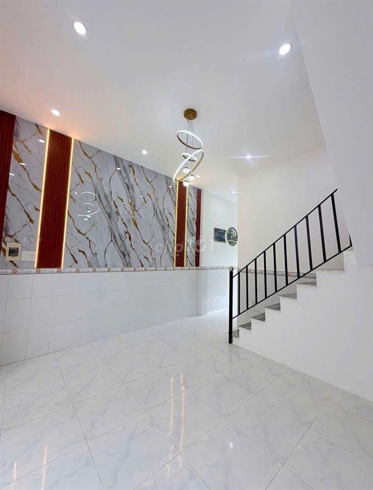 chính chủ bán lỗ nhà Hóc Môn 400tr, có sổ hồng riêng, gần Bà Điểm