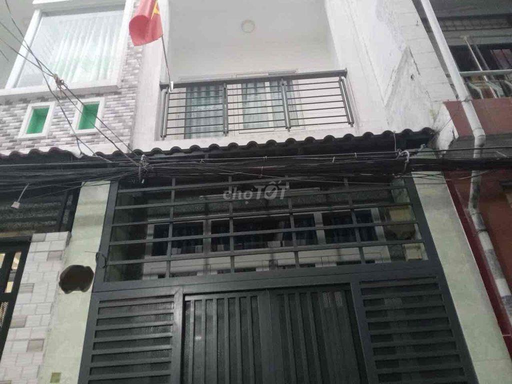 nhà quận 4 giá sốc
