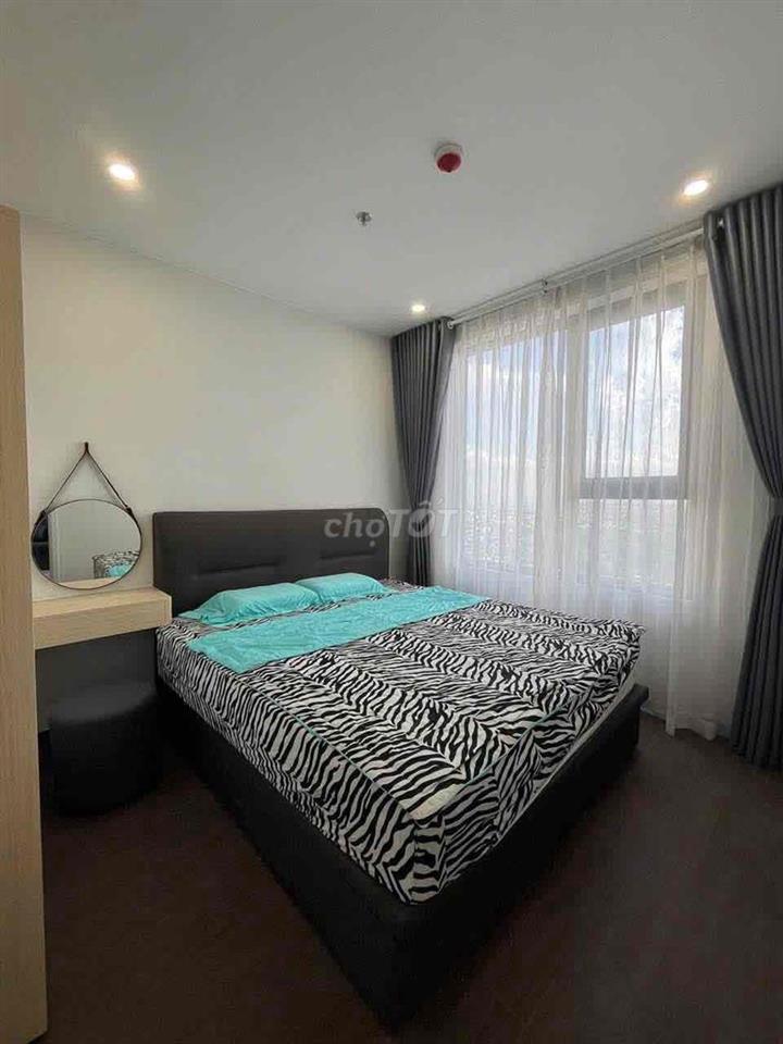 Rổ hàng Emeral golf view QL13 sát bên visip1