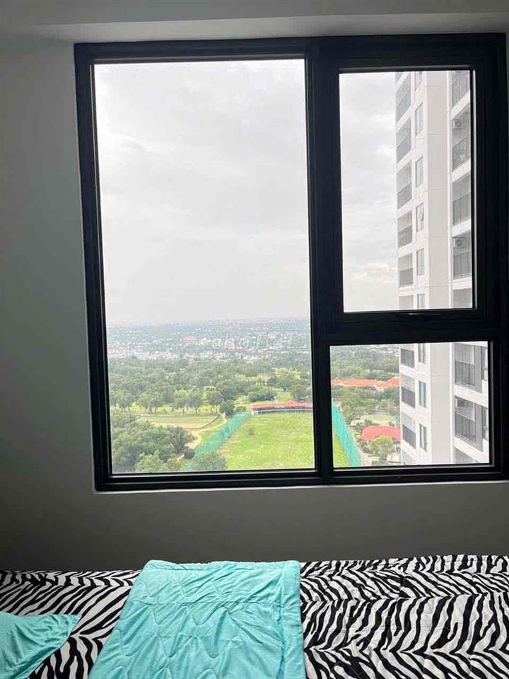 Rổ hàng Emeral golf view QL13 sát bên visip1