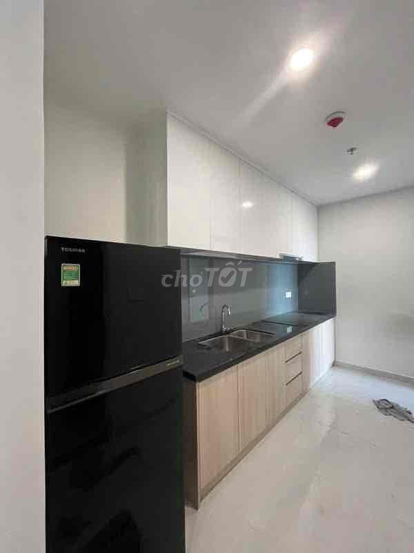 Rổ hàng Emeral golf view QL13 sát bên visip1
