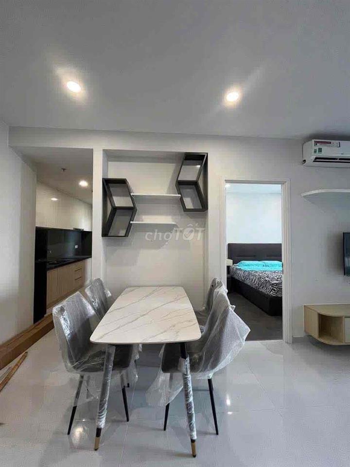 Rổ hàng Emeral golf view QL13 sát bên visip1