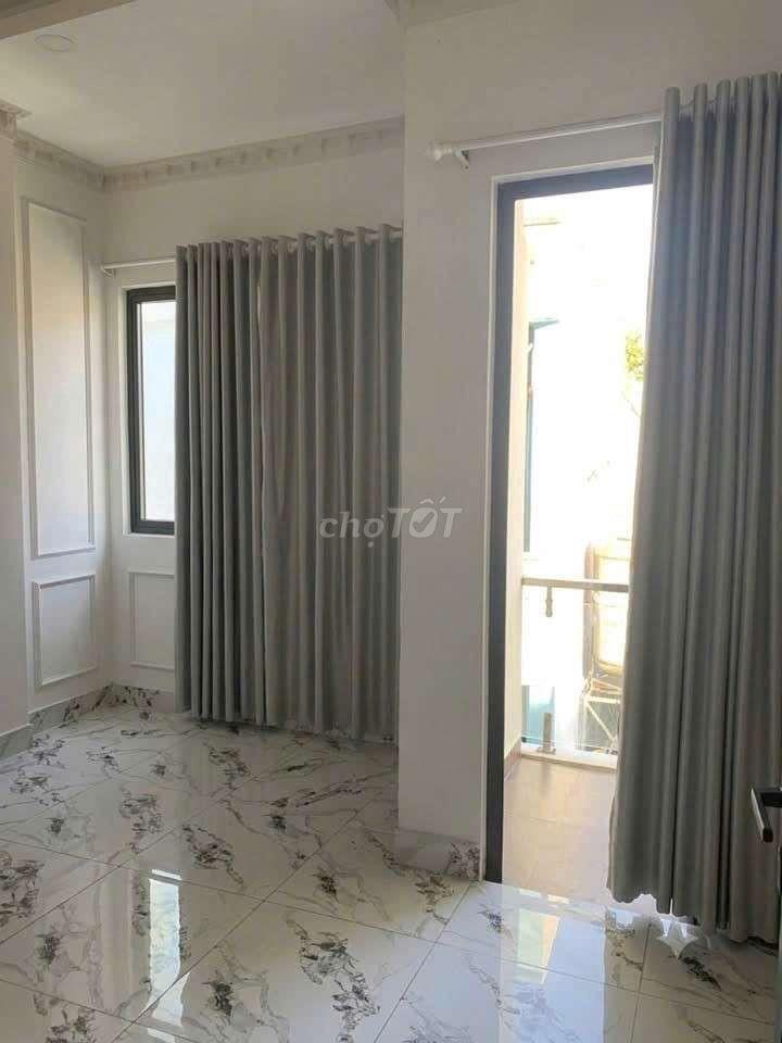 tôi kẹt tiền cần bán căn nhà hẽm 1927 htp nhà bè