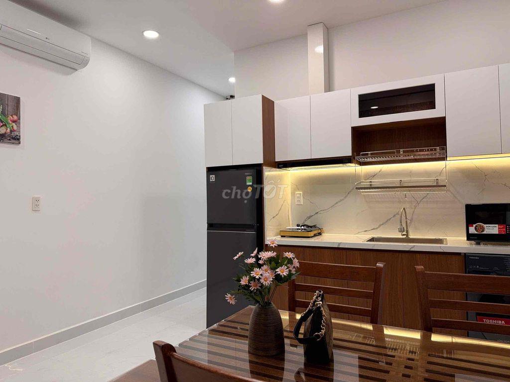 CHO THUÊ 2PN 70m2 BAN CÔNG NGAY TÂN ĐỊNH QUẬN 1