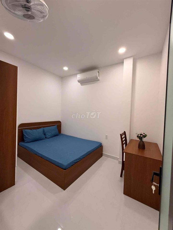 CHO THUÊ 2PN 70m2 BAN CÔNG NGAY TÂN ĐỊNH QUẬN 1