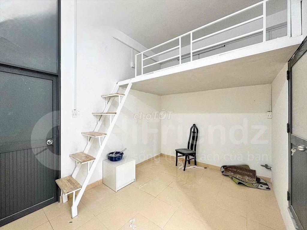 Cần pass lại phòng full nội thất và bancol