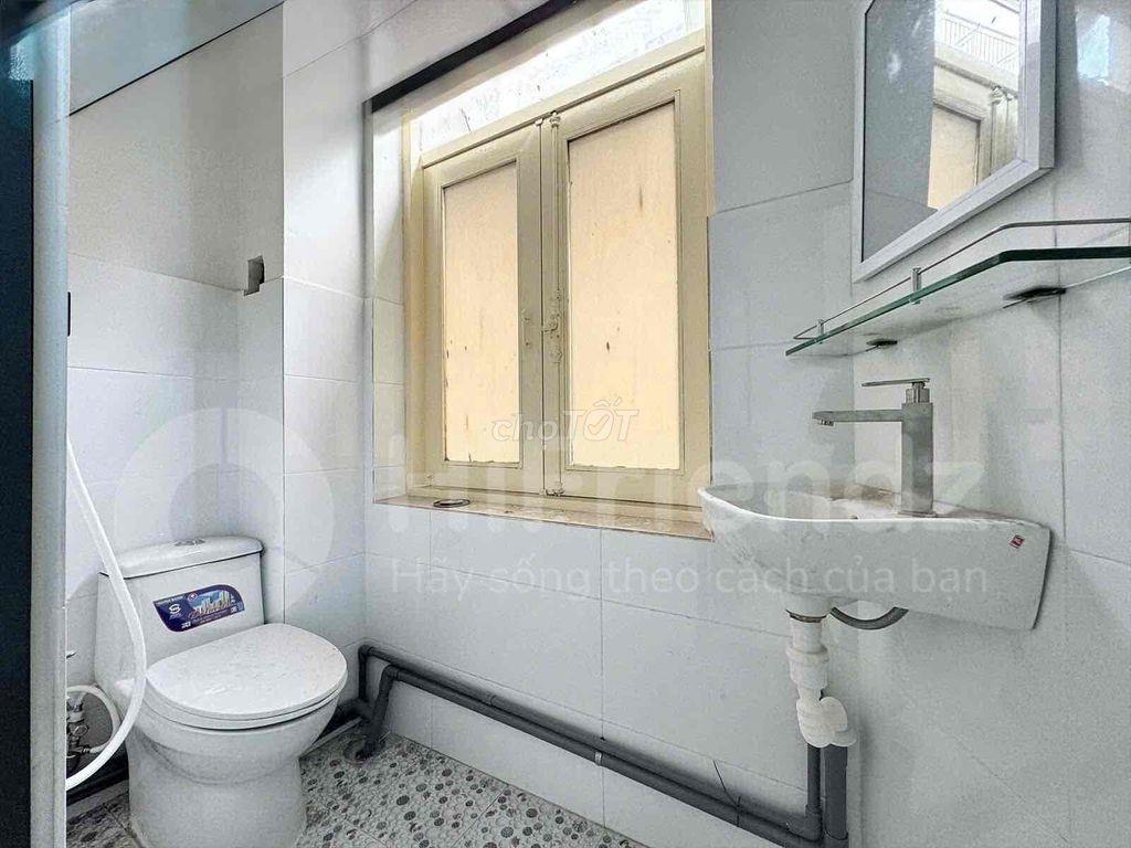 Cần pass lại phòng full nội thất và bancol