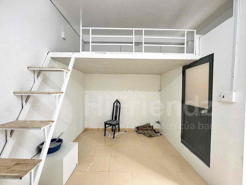 Cần pass lại phòng full nội thất và bancol