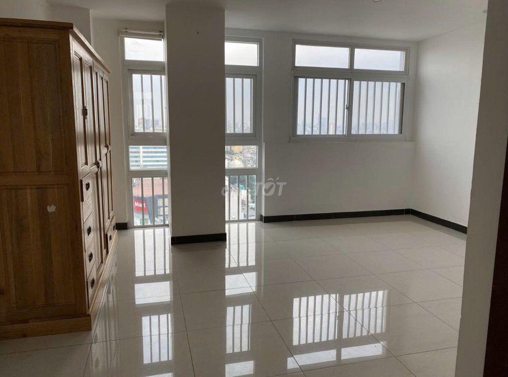 Penthouse Lữ Gia Plaza, Quận 11 - 185m, 4PN 3WC, full nội thất