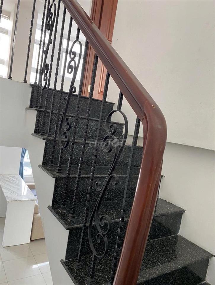 Penthouse Lữ Gia Plaza, Quận 11 - 185m, 4PN 3WC, full nội thất