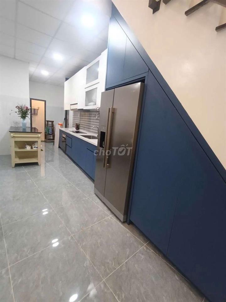 Nhà đẹp mới xây, đã hoàn công 