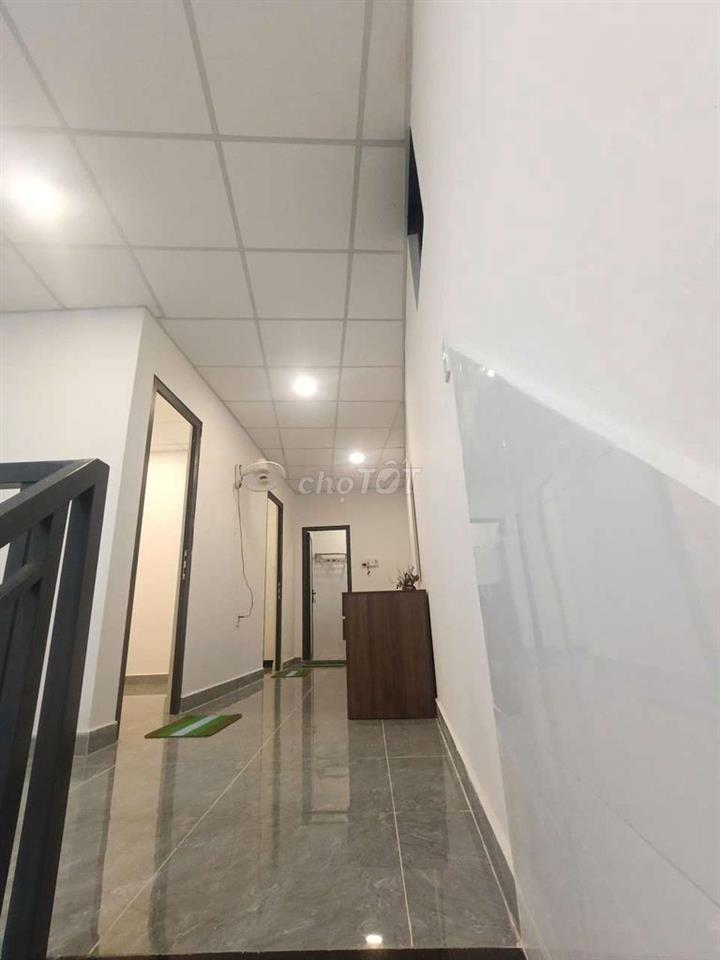 Nhà đẹp mới xây, đã hoàn công 