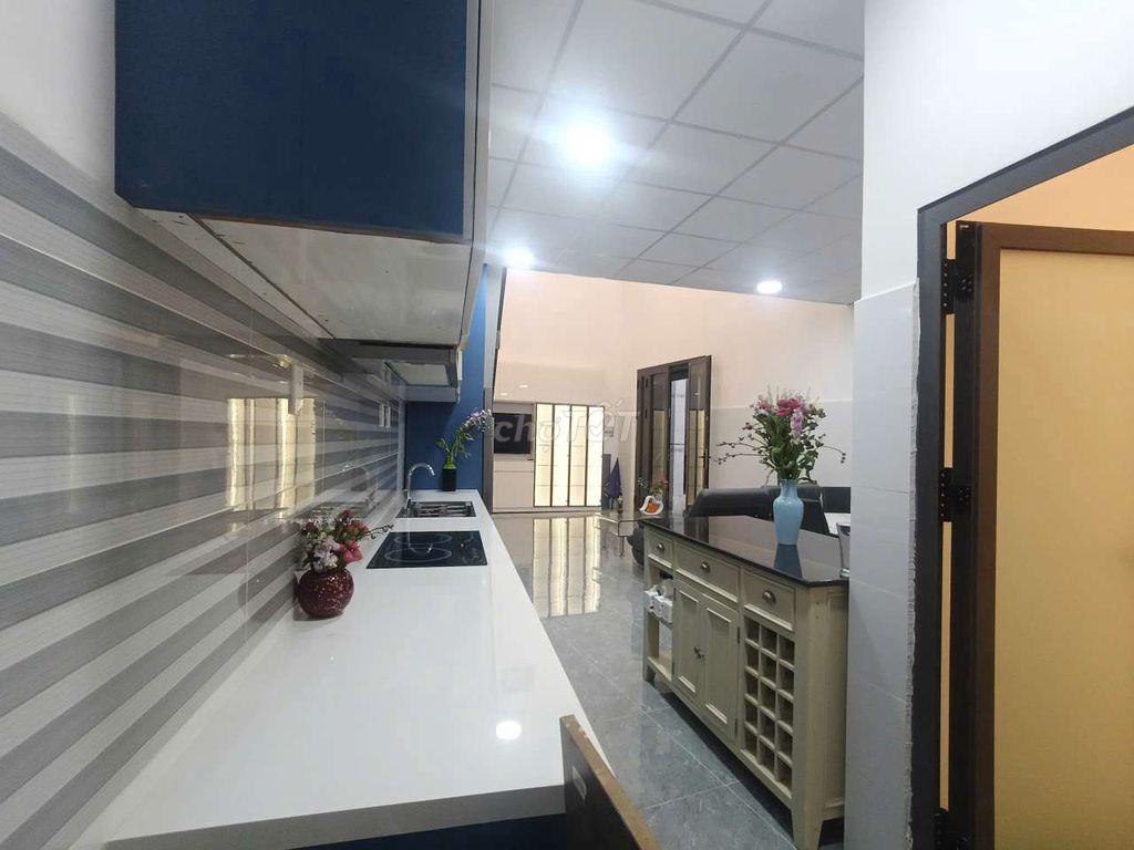 Nhà đẹp mới xây, đã hoàn công 