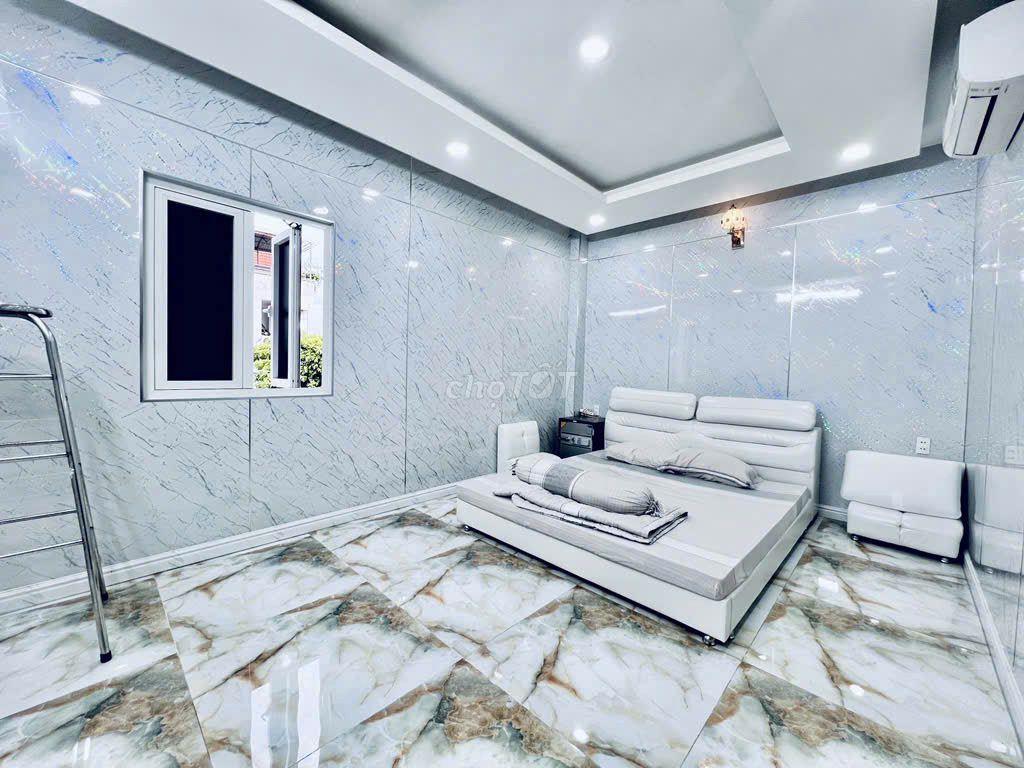 MẶT TIỀN 30M Đ. HOÀNG BẬT ĐẠT P 15 TÂN BÌNH DT:5 X 16M , GIÁ CHỈ 17 TỶ