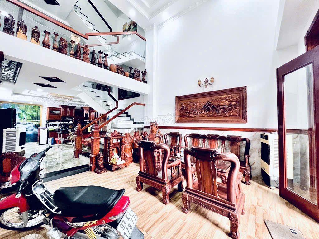 MẶT TIỀN 30M Đ. HOÀNG BẬT ĐẠT P 15 TÂN BÌNH DT:5 X 16M , GIÁ CHỈ 17 TỶ