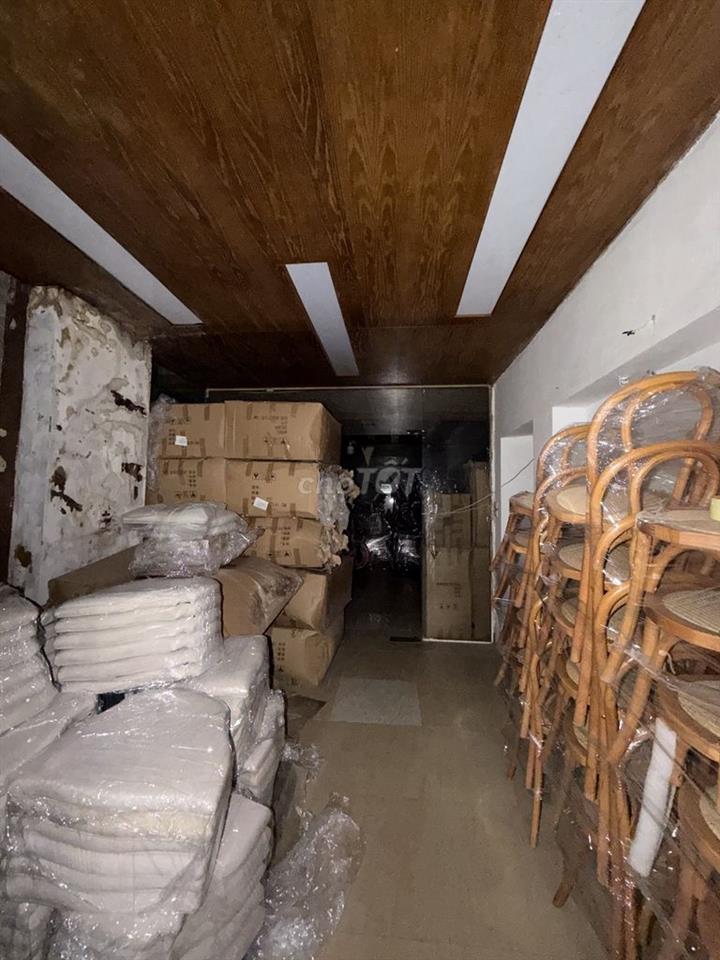 Chính chủ cho thuê mặt bằng tầng 1 220m2