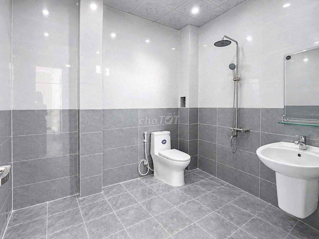 NHÀ LẦU VỪA HOÀN THIỆN