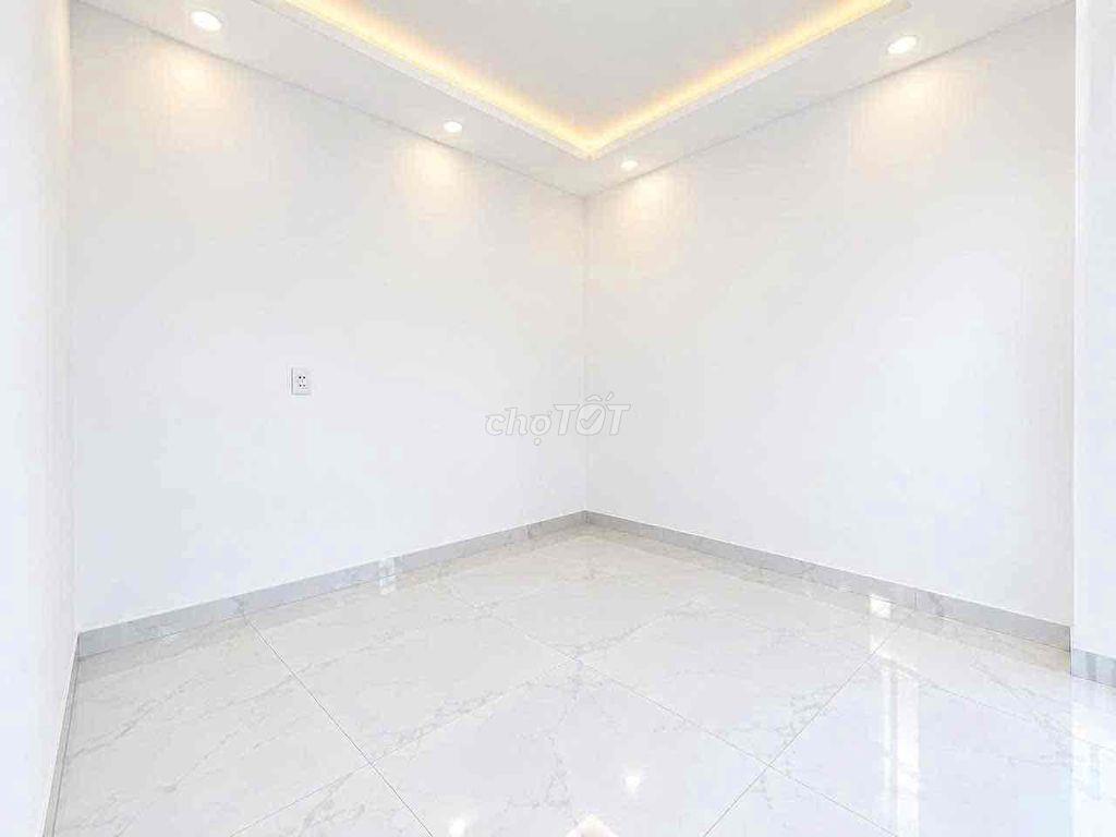 NHÀ LẦU VỪA HOÀN THIỆN