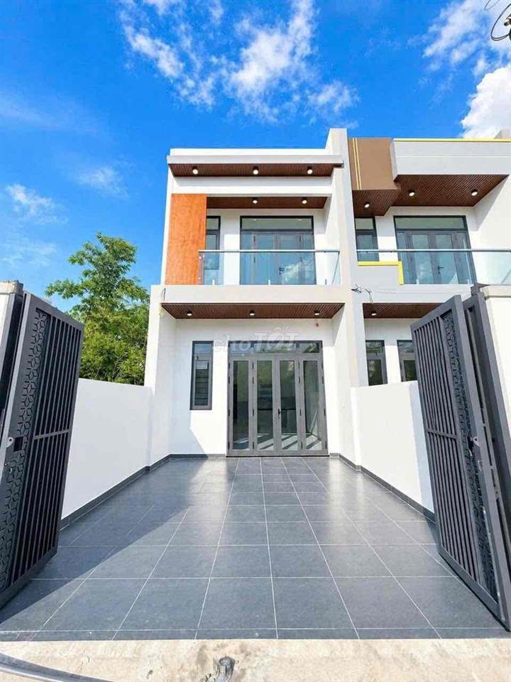 🔥 NHÀ LẦU HOÀN THIỆN NGAY 1 SẸC ĐƯỜNG DT768 - Thiết kế 1 trệt 1 lầu, s