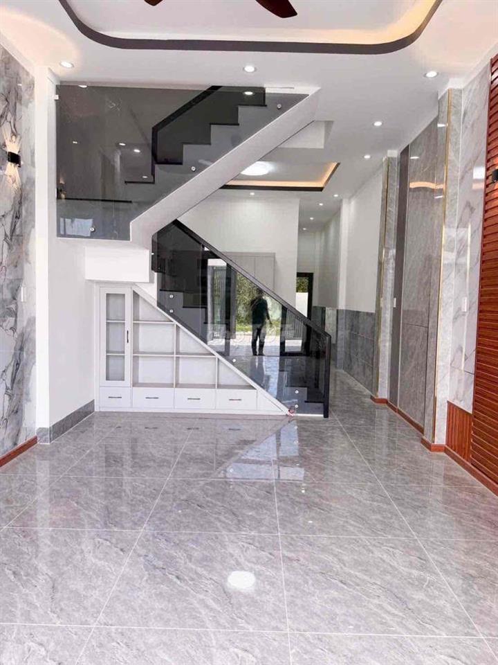 NHÀ LẦU P. PHƯỚC TÂN - CAM KẾT KHÔNG NGẬP – CHỈ 700 TRIỆU SHR ĐÃ HOÀN