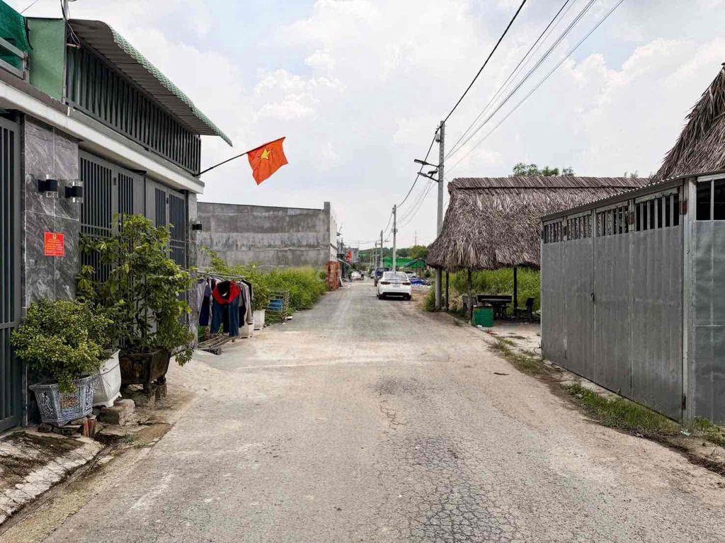 NHÀ LẦU P. PHƯỚC TÂN - CAM KẾT KHÔNG NGẬP – CHỈ 700 TRIỆU SHR ĐÃ HOÀN