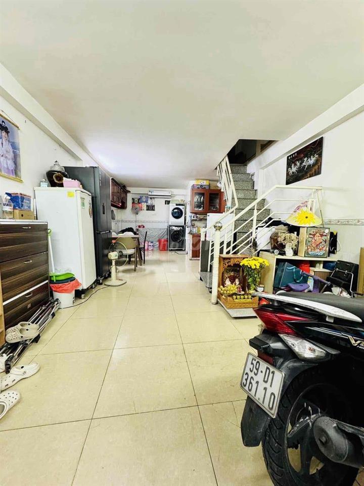 Bán nhà Quận 10, 2 tầng, 3PN, 35m2, gần Vạn Hạnh Mall