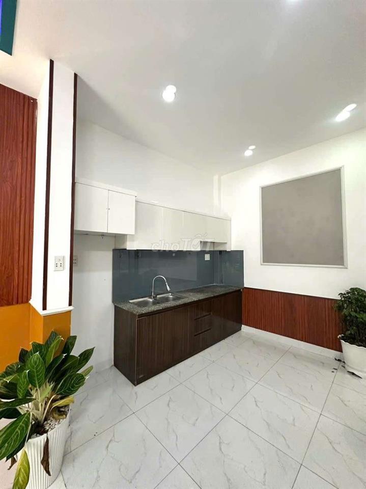 Nhà ngộp giáp Hóc Môn