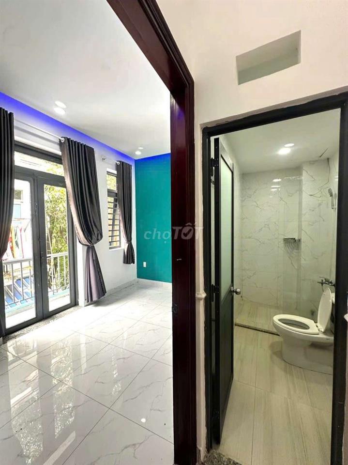 Nhà ngộp giáp Hóc Môn