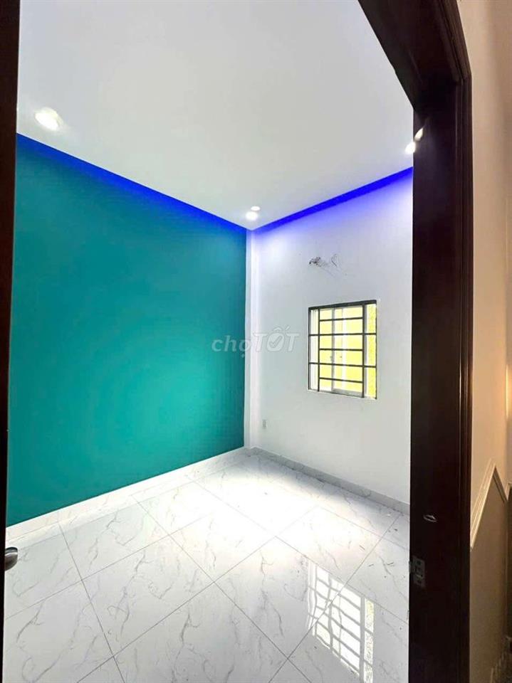 Nhà ngộp giáp Hóc Môn