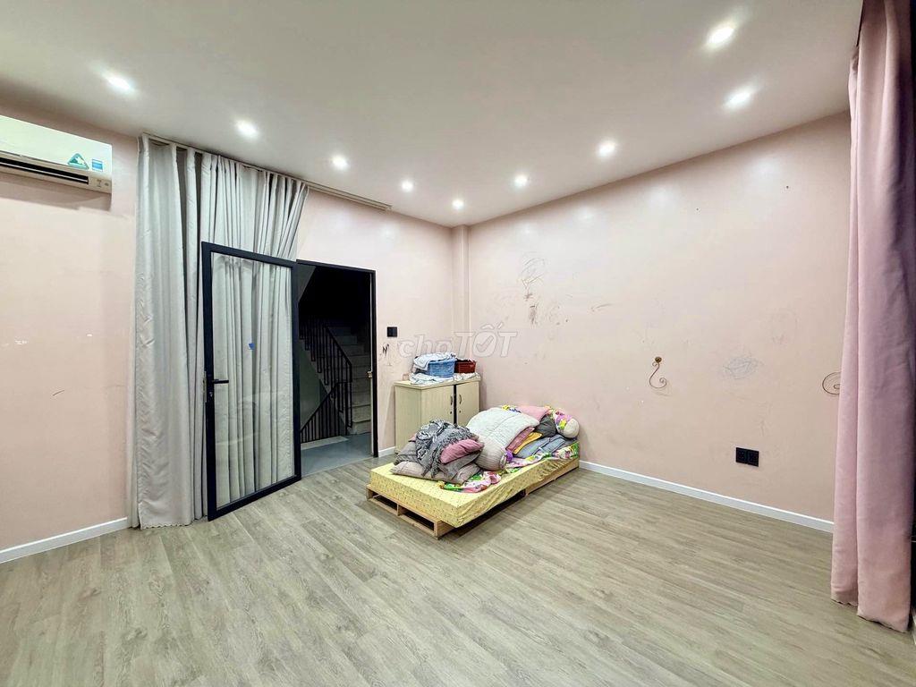 NGAY CV GIA ĐỊNH - NHÀ 4 TẦNG BTCT - 5.2m x 20m - SÁT HXH - NỞ HẬU