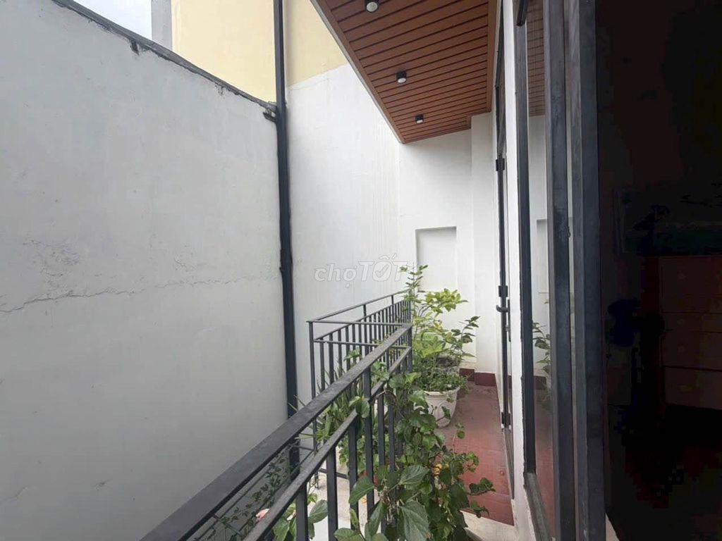 NGAY CV GIA ĐỊNH - NHÀ 4 TẦNG BTCT - 5.2m x 20m - SÁT HXH - NỞ HẬU