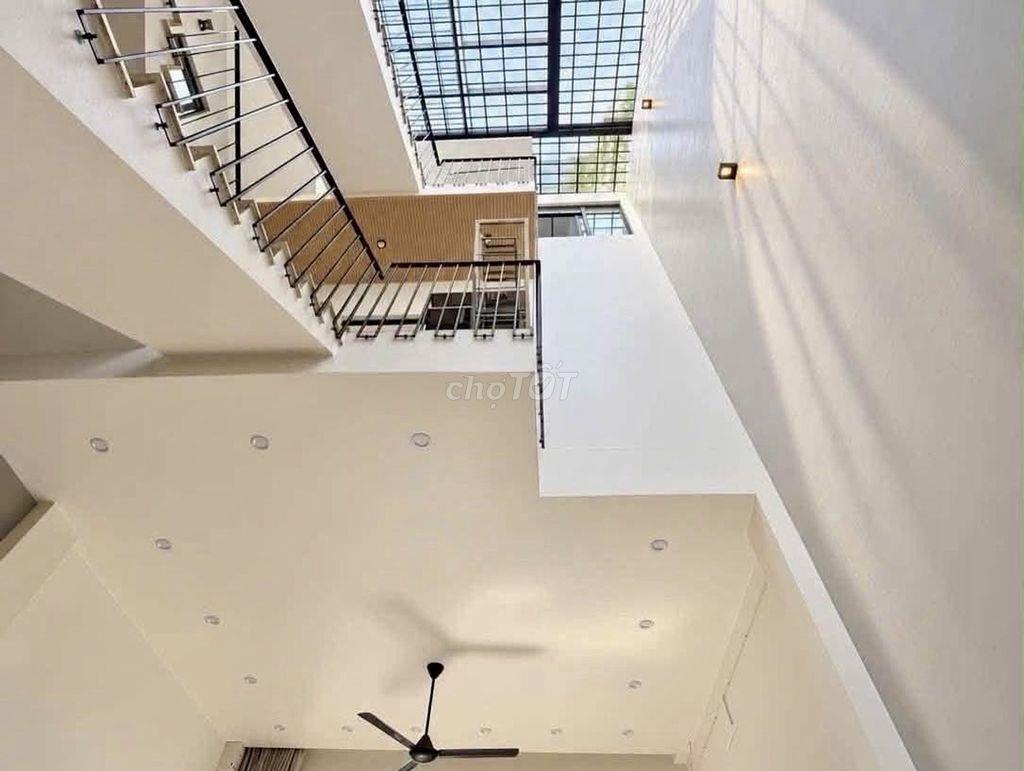 NGAY CV GIA ĐỊNH - NHÀ 4 TẦNG BTCT - 5.2m x 20m - SÁT HXH - NỞ HẬU