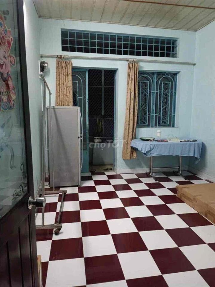 an ninh, yên tĩnh, trạm xe buyt đầu hẽm , kế đhcn, kế emarrt,kế bhx,
