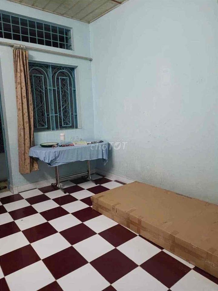 an ninh, yên tĩnh, trạm xe buyt đầu hẽm , kế đhcn, kế emarrt,kế bhx,