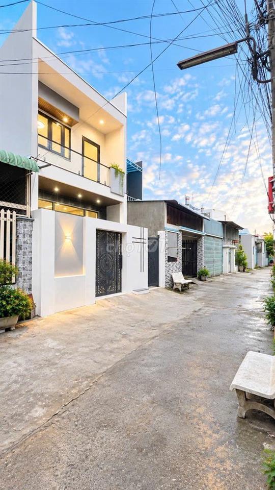 BÁN 2 CĂN NHÀ CHỈ 3 TỶ 150 (1 NHÀ TRỆT LẦU MỚI ĐẸP + 1 NHÀ CẤP 4 MỚI)