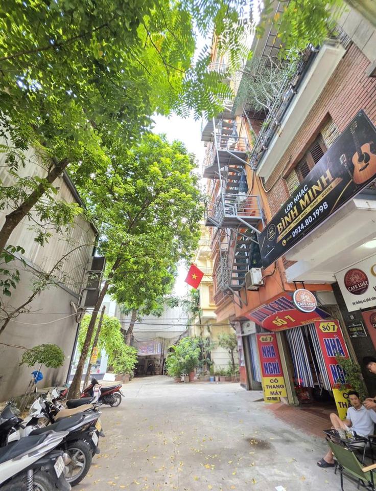 Cho Thuê Nhà 3 Mặt Đường Ngọc Hồi
