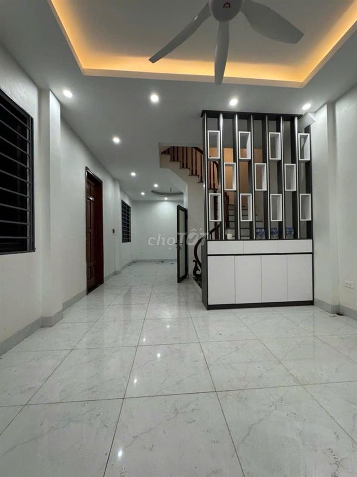 Nhà Tây Mỗ, diện tích 40m2, Giá khoảng 6 tỷ, xách vali là ở được luôn